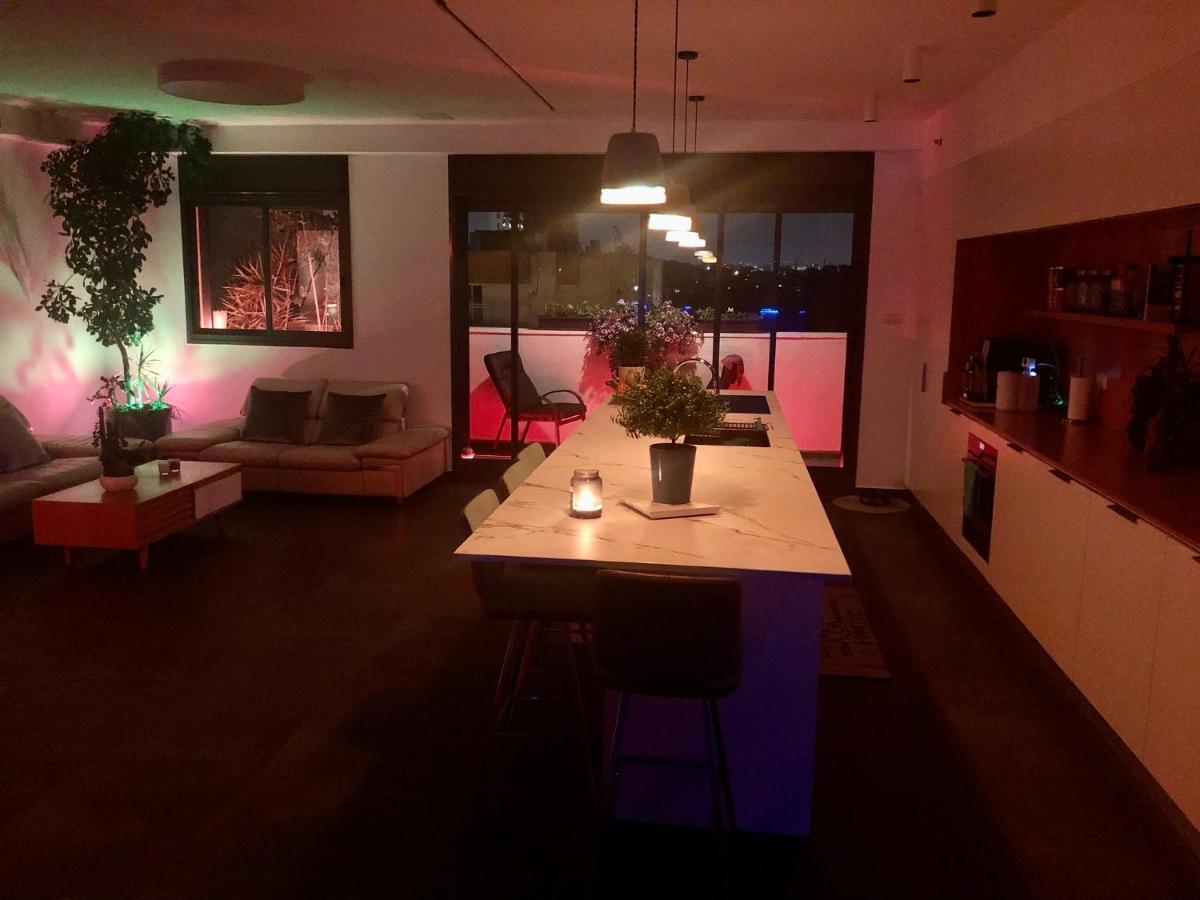 Suite And Room In A Breathtaking New Designed Penthouse In Se Tlv Tel Aviv Esterno foto