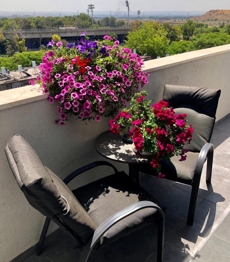 Suite And Room In A Breathtaking New Designed Penthouse In Se Tlv Tel Aviv Esterno foto