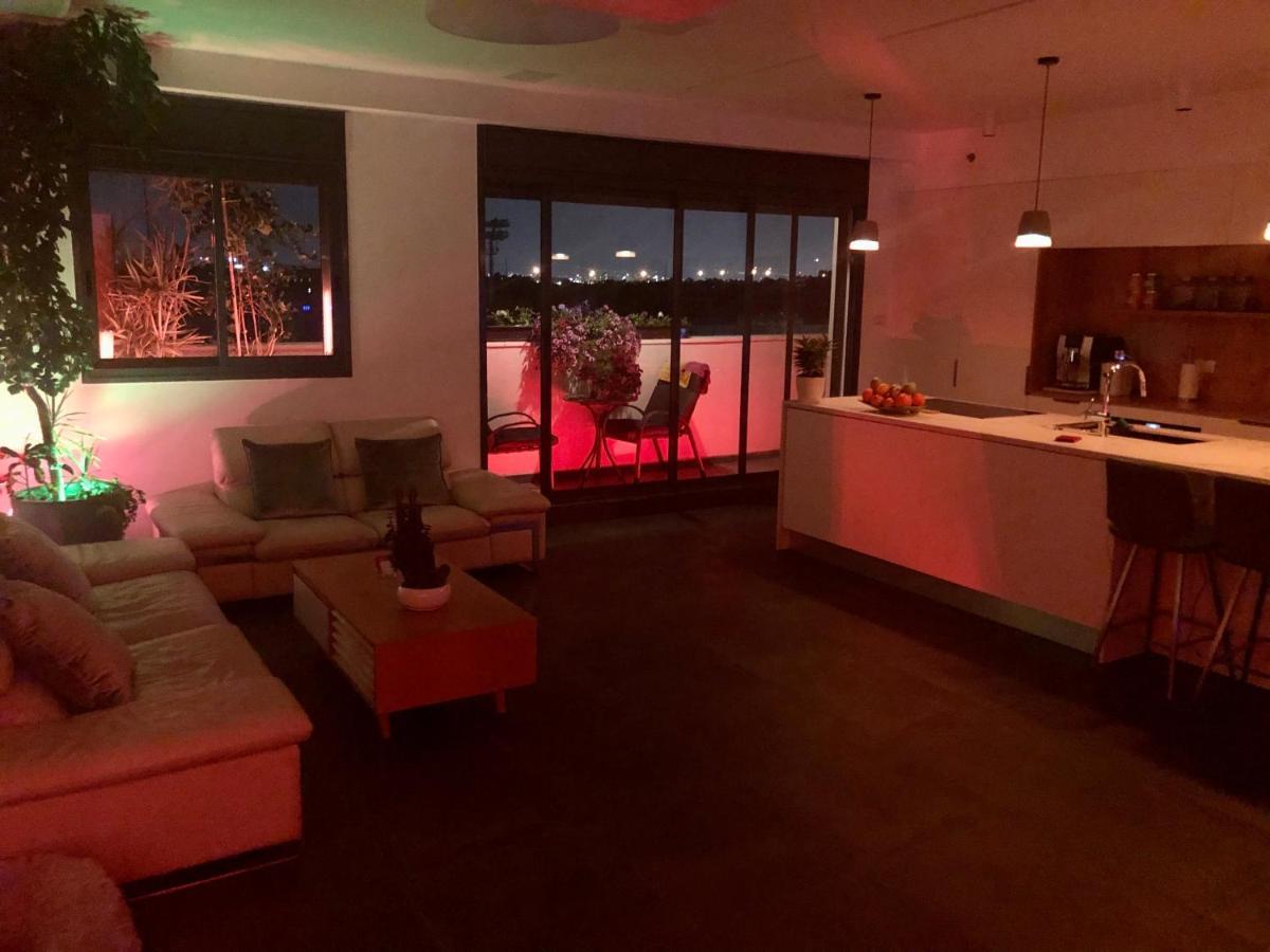Suite And Room In A Breathtaking New Designed Penthouse In Se Tlv Tel Aviv Esterno foto