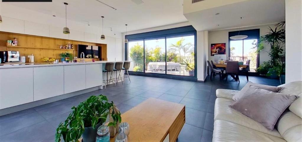 Suite And Room In A Breathtaking New Designed Penthouse In Se Tlv Tel Aviv Esterno foto
