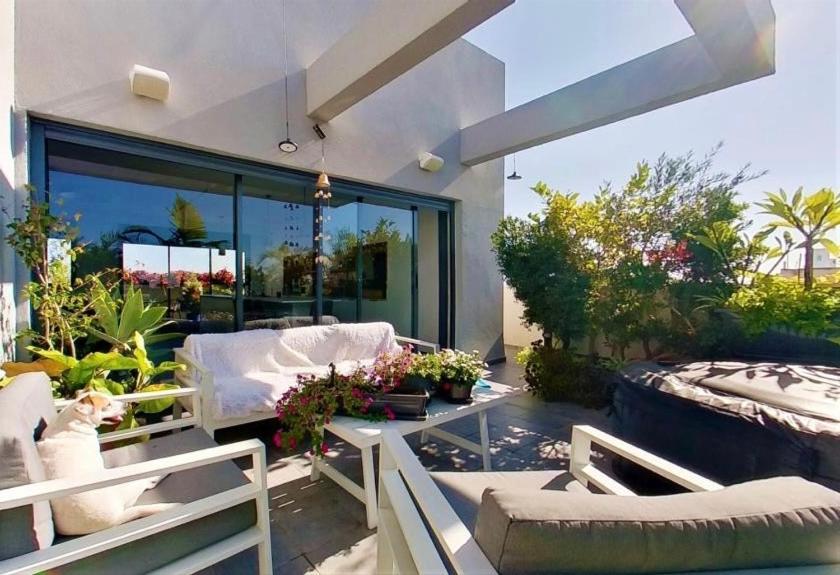 Suite And Room In A Breathtaking New Designed Penthouse In Se Tlv Tel Aviv Esterno foto