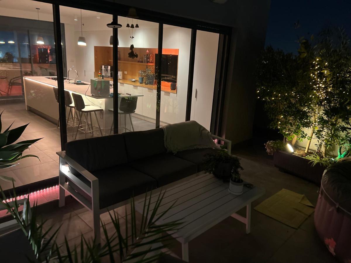 Suite And Room In A Breathtaking New Designed Penthouse In Se Tlv Tel Aviv Esterno foto