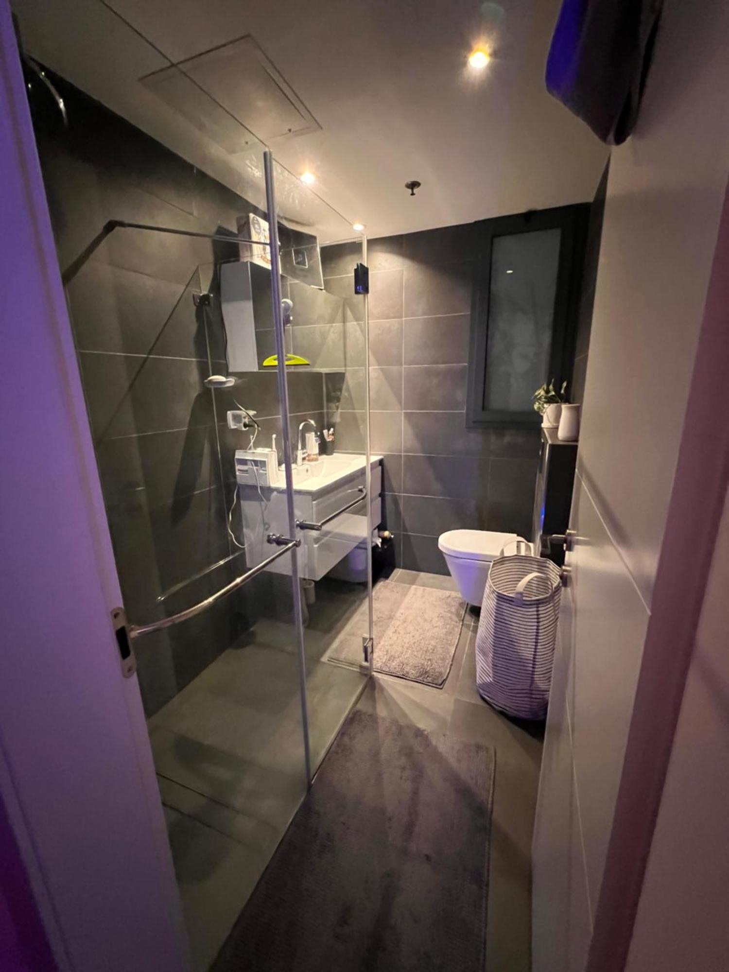 Suite And Room In A Breathtaking New Designed Penthouse In Se Tlv Tel Aviv Esterno foto